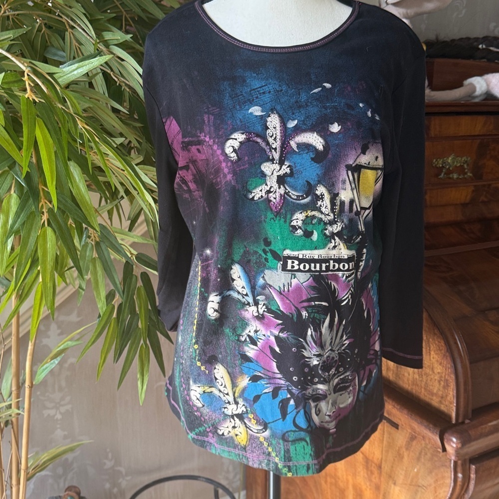 BLUE CANYON ladies New Orleans, crewneck, long sleeve tee. BOURBON. Street NOLA. - Picture 5 of 12